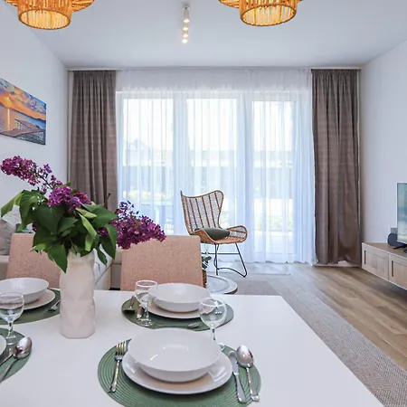 Platan With Lakeview Apartment