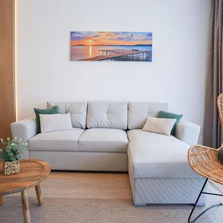 Platan With Lakeview Apartment Balatonboglar
