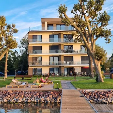 Platan With Lakeview Balatonboglar