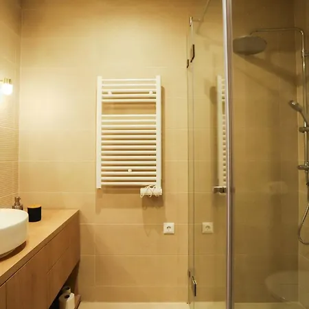 Platan With Lakeview דירה