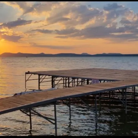 Platan With Lakeview