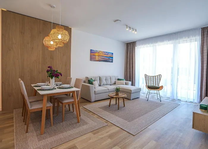 Platan With Lakeview דירה